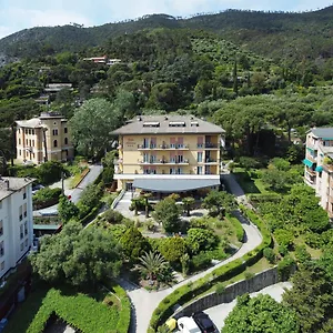 hotel-villa-adriana.hotelitalianriviera.com/